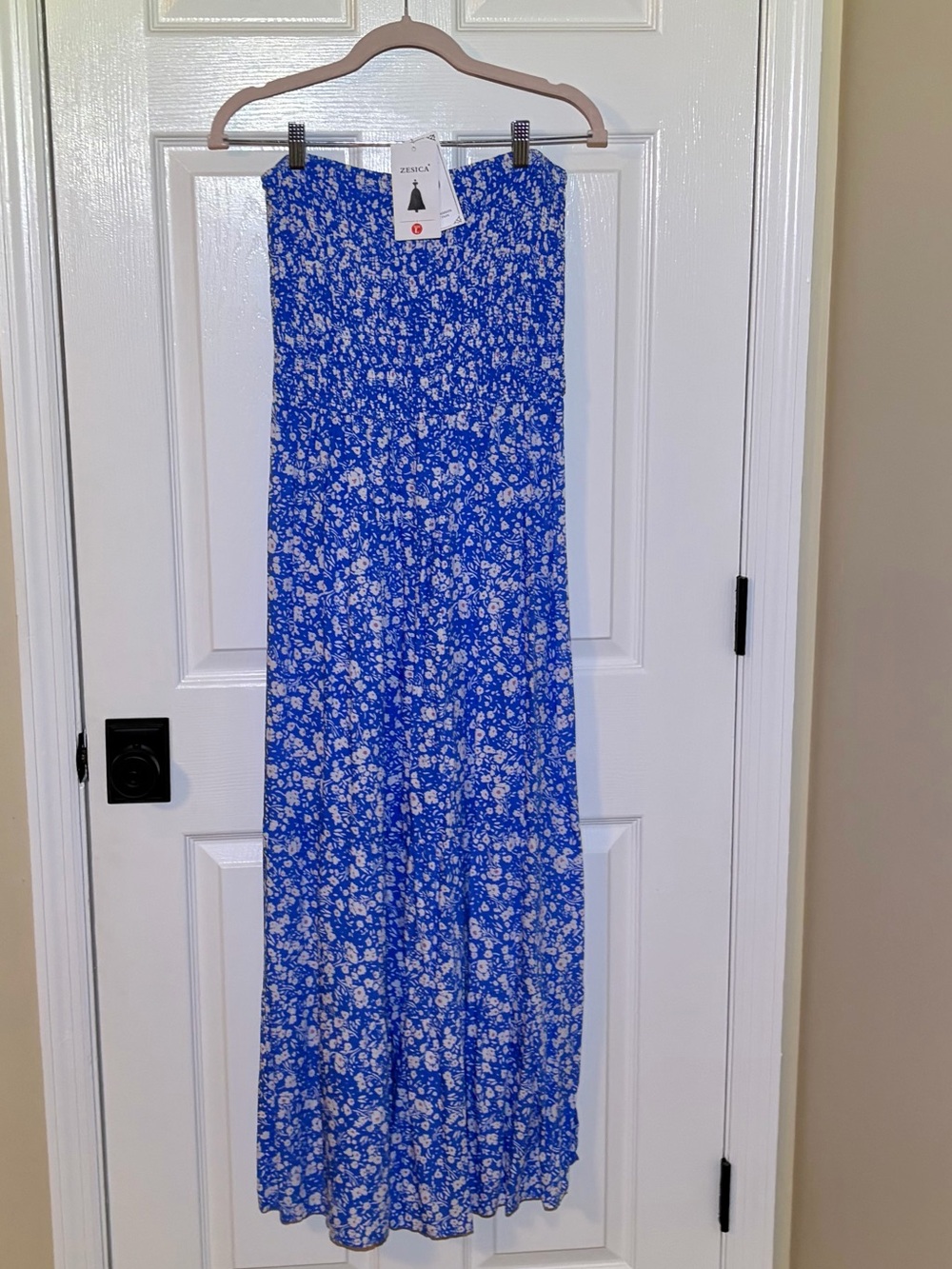 NWT Zesica Country Cornflower Blue Floral Strapless Maxi Dress. Size Large